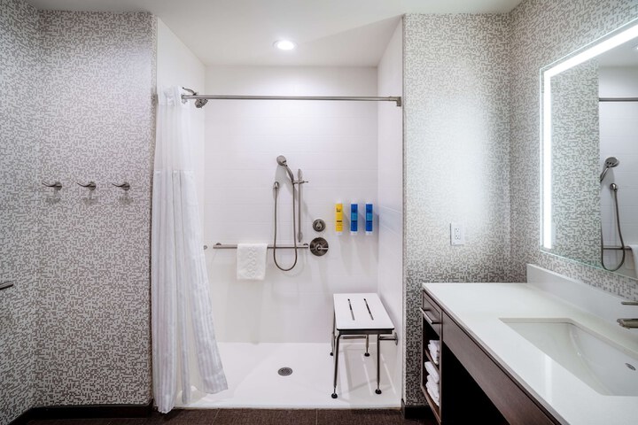 Bathroom shower