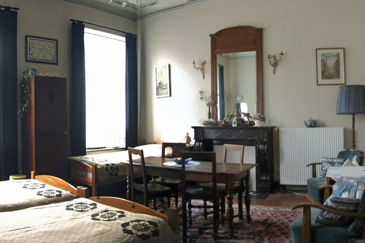 Room 3 of 9