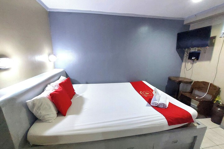 Room 4 of 24