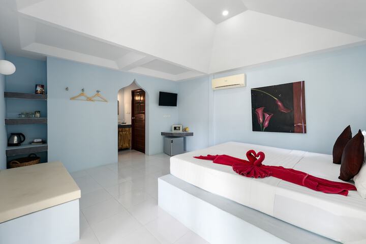 Room 12 of 50