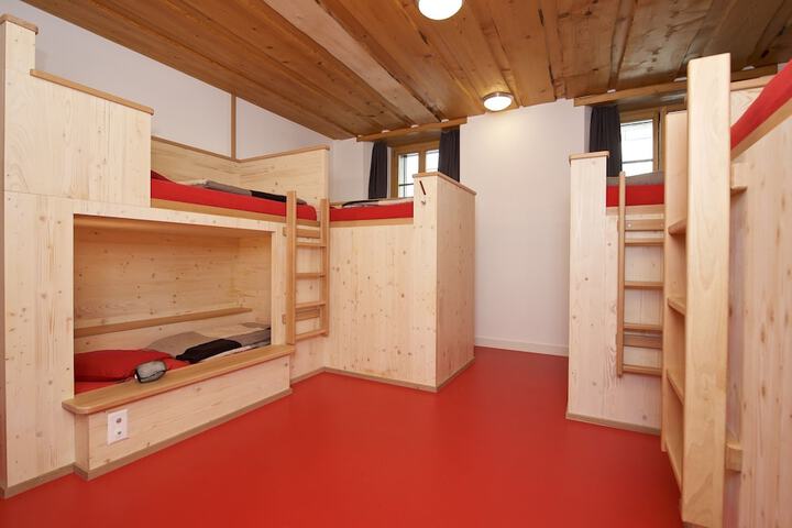 Room 7 of 61