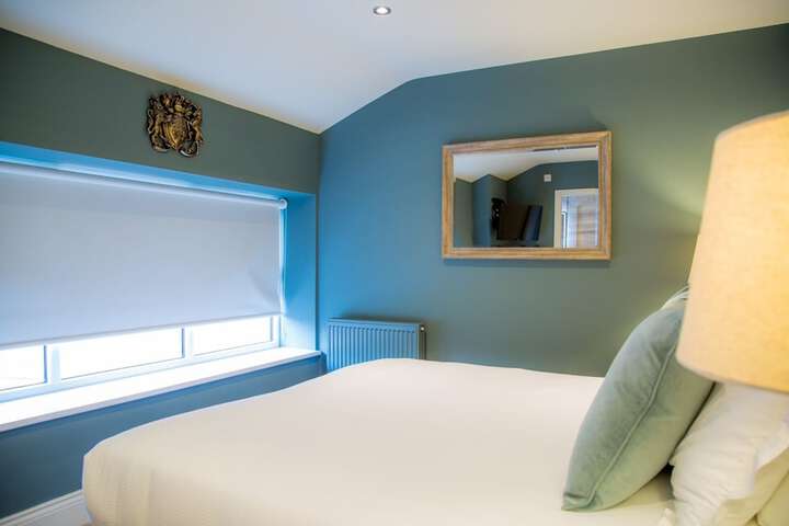 Room 28 of 65