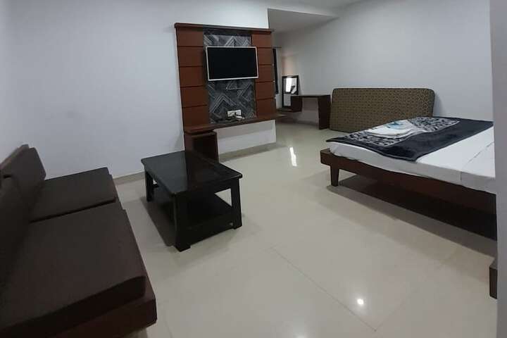 Room 10 of 43