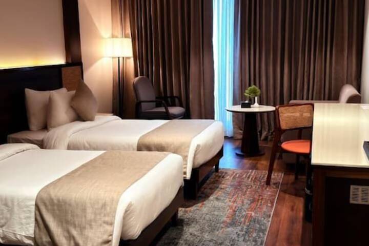 Room 11 of 35