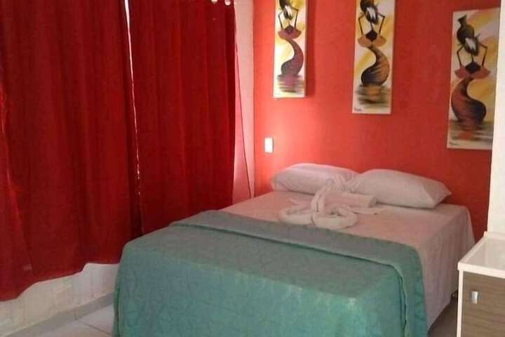 Room 6 of 9