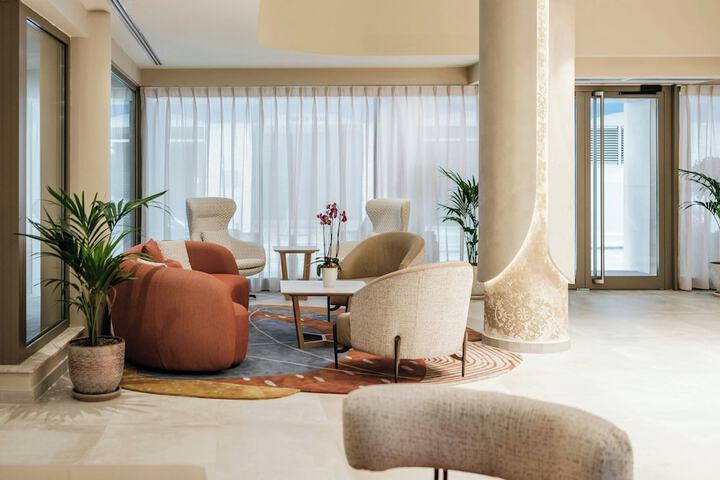 Hotel Interior 22 of 102