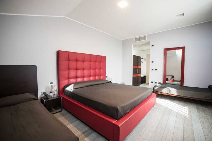 Room 10 of 24