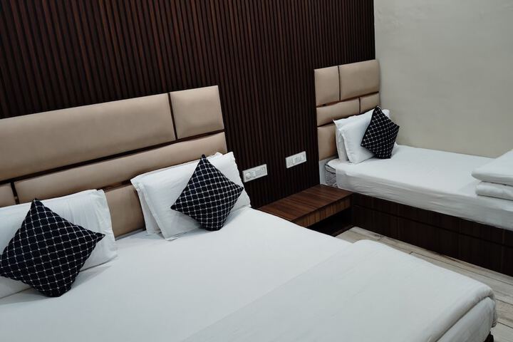 Room 4 of 22