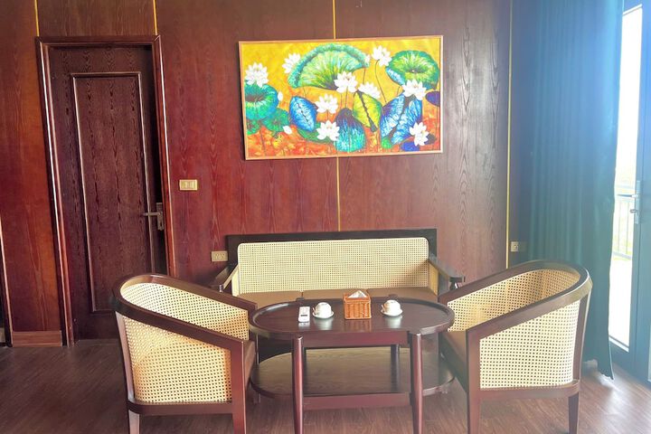 Room 13 of 190