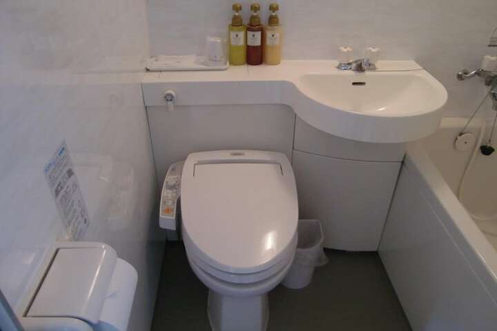 Room 14 of 27