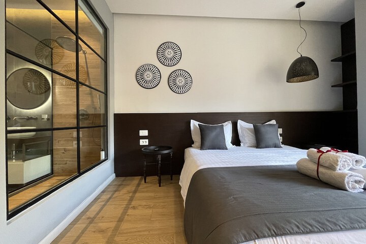 Room 28 of 68