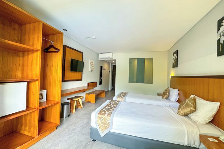 Room 13 of 24