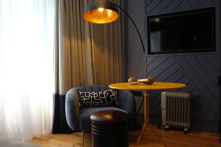 Room 27 of 38