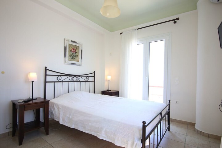 Room 2 of 11