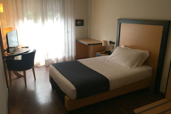 Room 21 of 86
