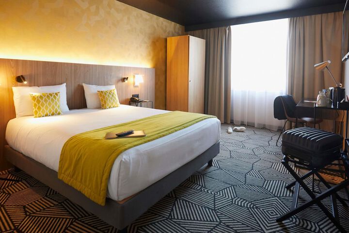 Room 28 of 105