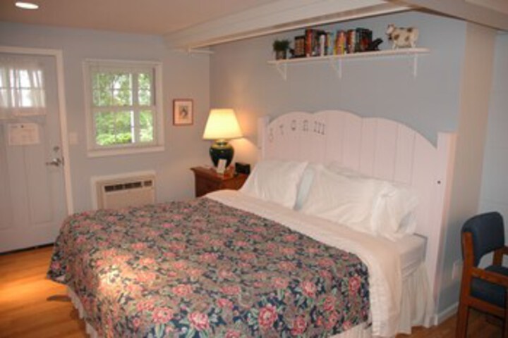 Room 210 of 250