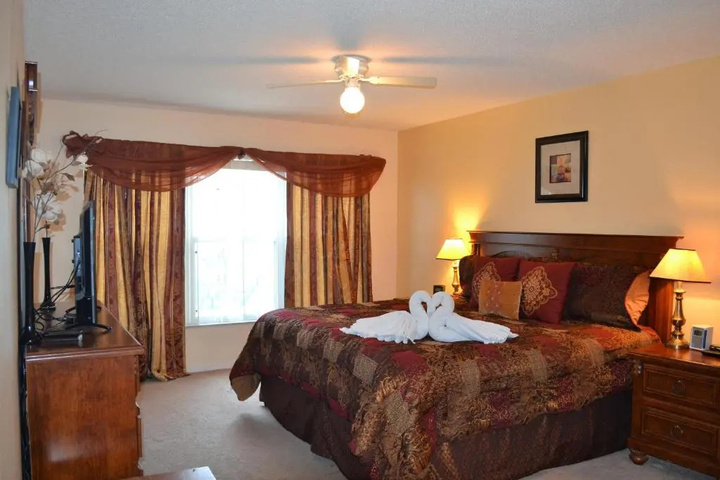 Room 4 of 23