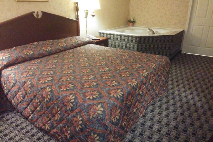Room 8 of 37