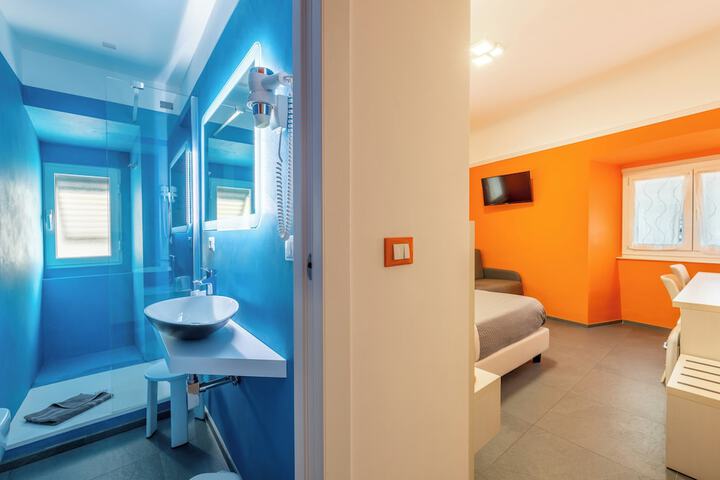 Room 33 of 51