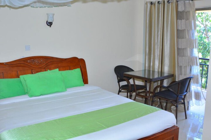 Room 9 of 27