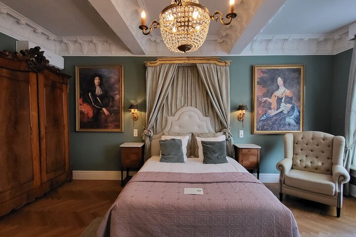 Room 14 of 61