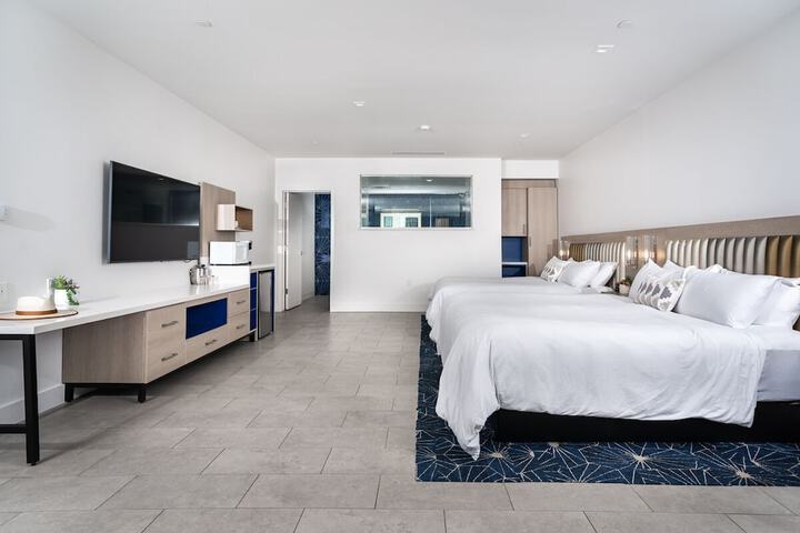 Room 11 of 40