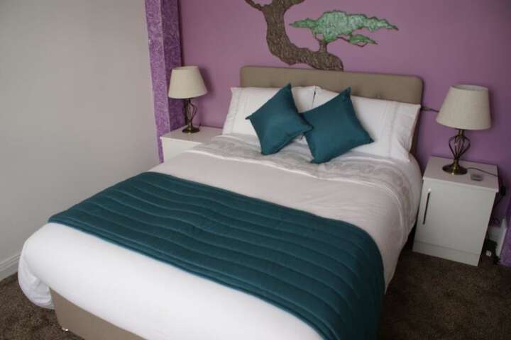 Room 2 of 73