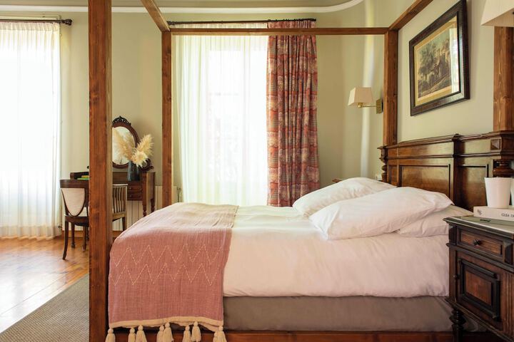 Room 21 of 76
