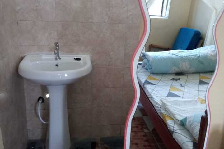Room 6 of 19