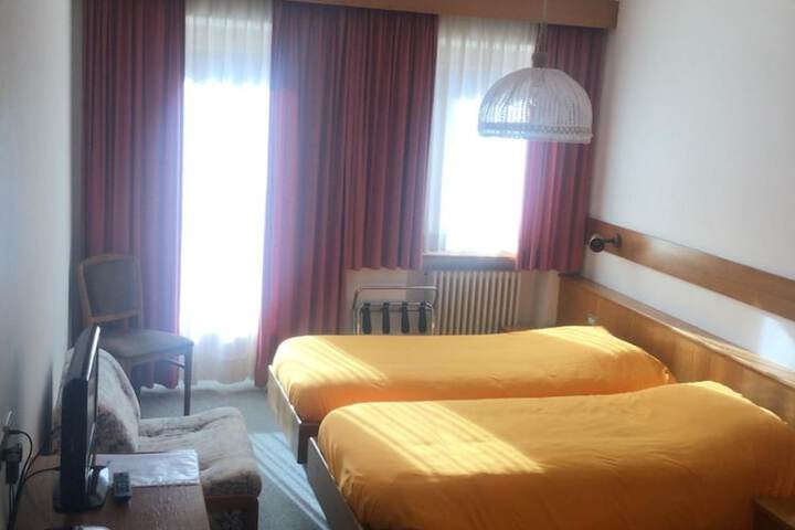 Room 22 of 49