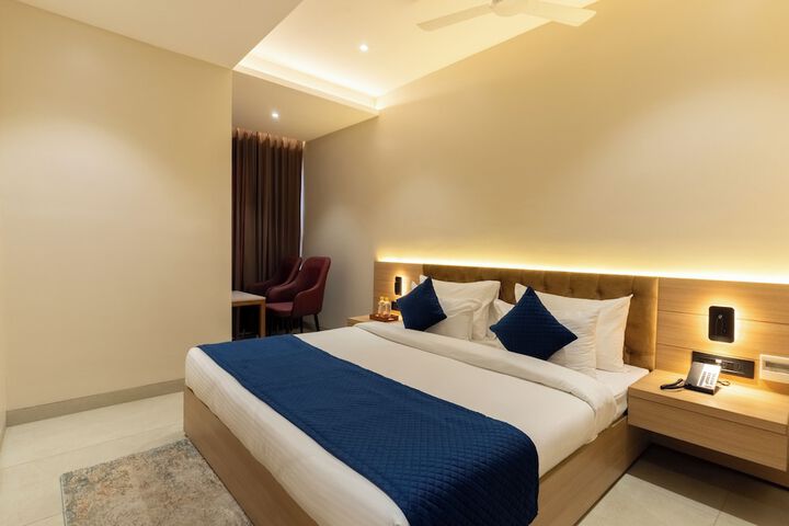 Room 15 of 37