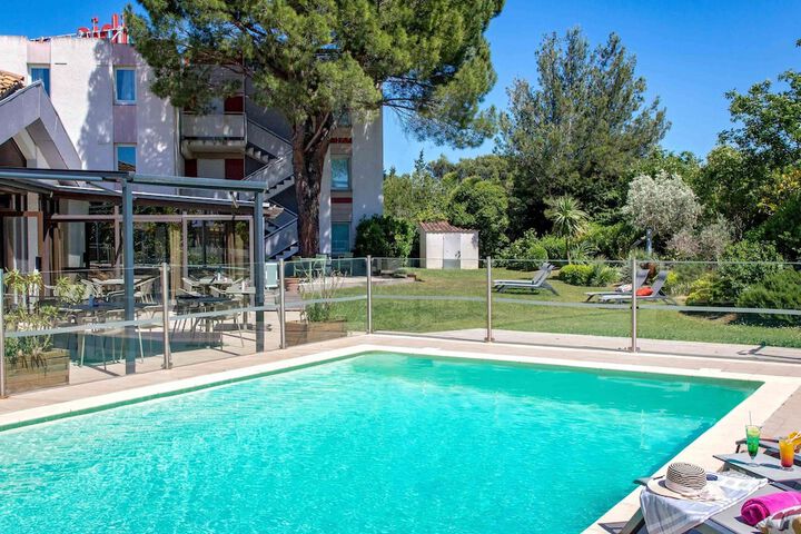 Hotel with Pool