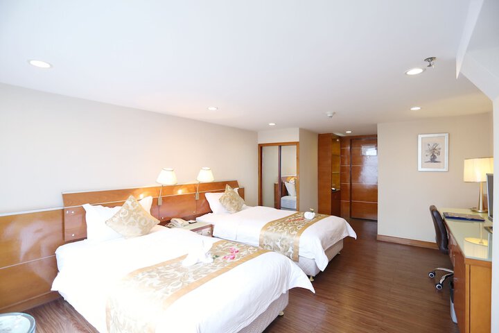 Room 3 of 49