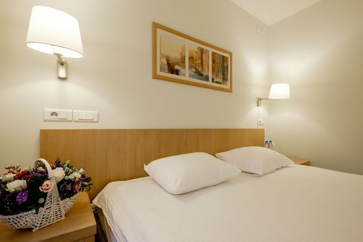 Room 10 of 54