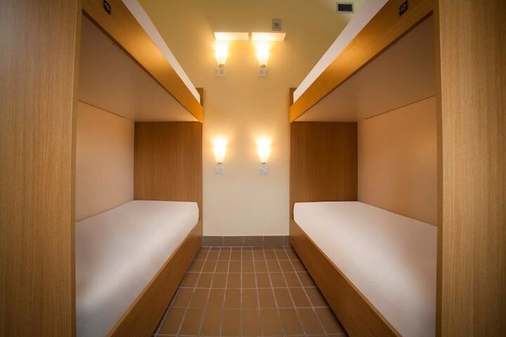 Room 17 of 45