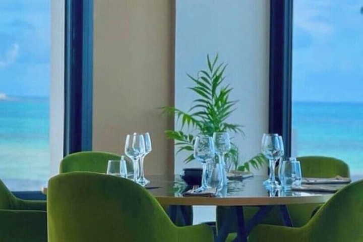 Dining 6 of 16