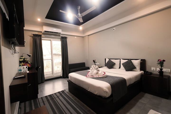Room 7 of 33