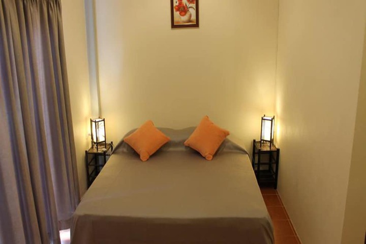 Room 9 of 38