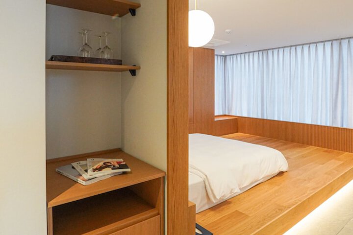 Room 26 of 76