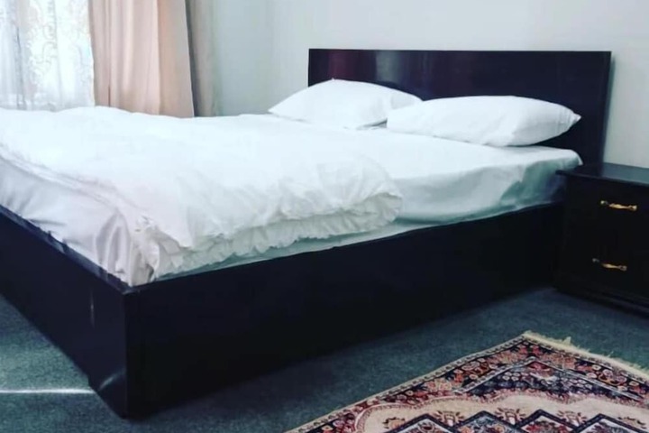 Room 9 of 10