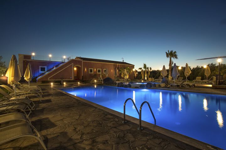 Pool 62 of 108