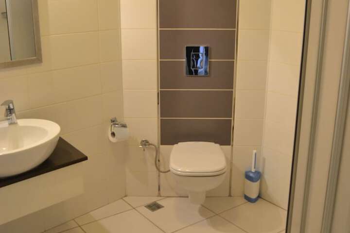 Room 14 of 101