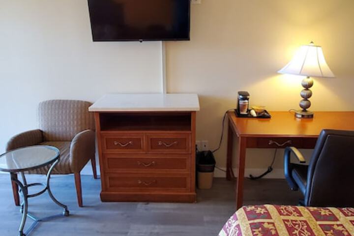 2 Queen Beds (6 of 22)