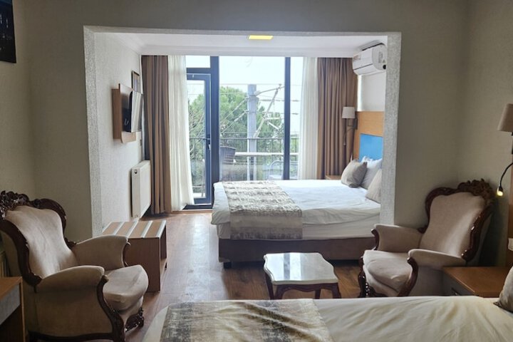Room 50 of 101