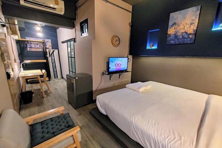 Room 6 of 67