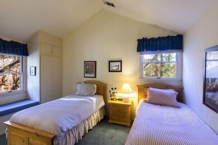 Room 4 of 31