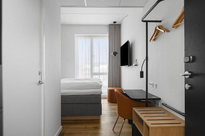 Room 11 of 77