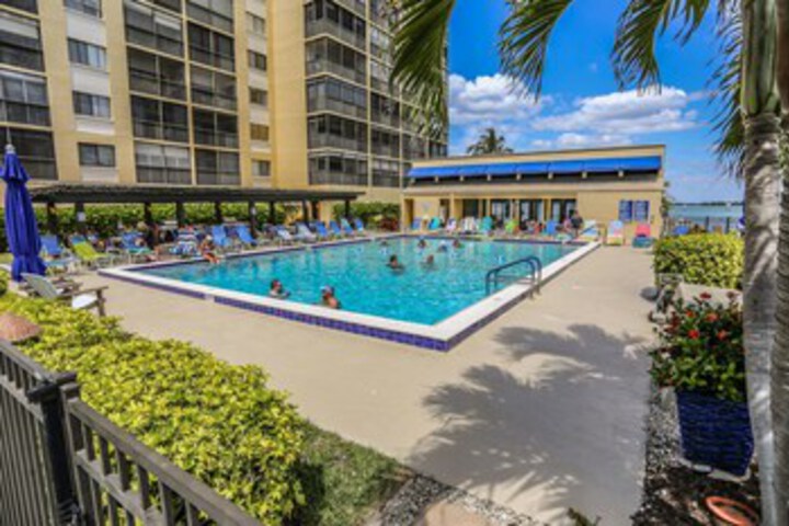 Pool 18 of 28