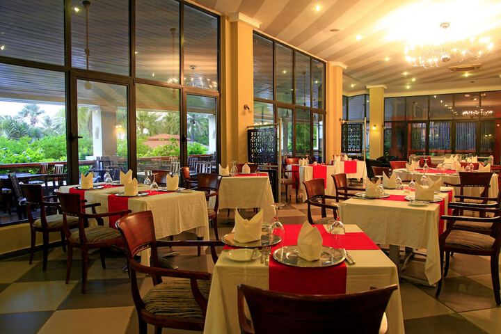 Dining 59 of 87